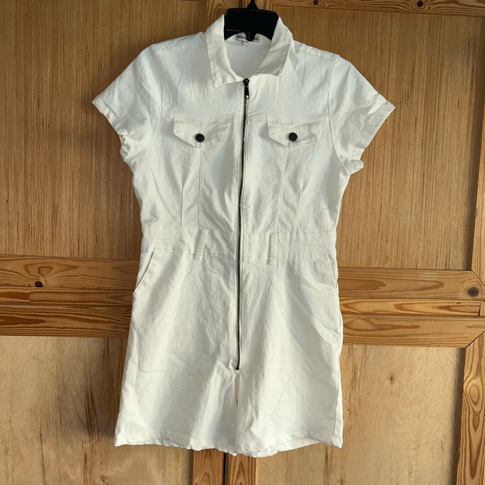 Green Goddess Off White Zip-Front Short Romper Sz M
